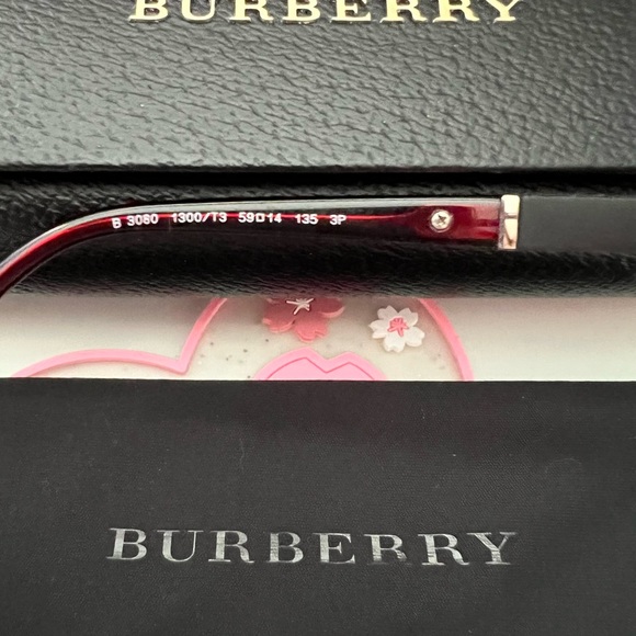 Burberry Sunglasses - Picture 7 of 7
